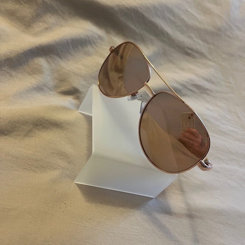 Stylish Gold Aviator Sunglasses